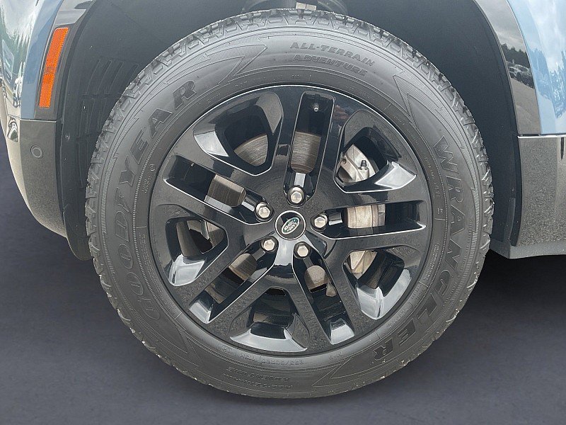 Used 2024 Land Rover Defender 110 X-Dynamic SE AWD/4WD image 20