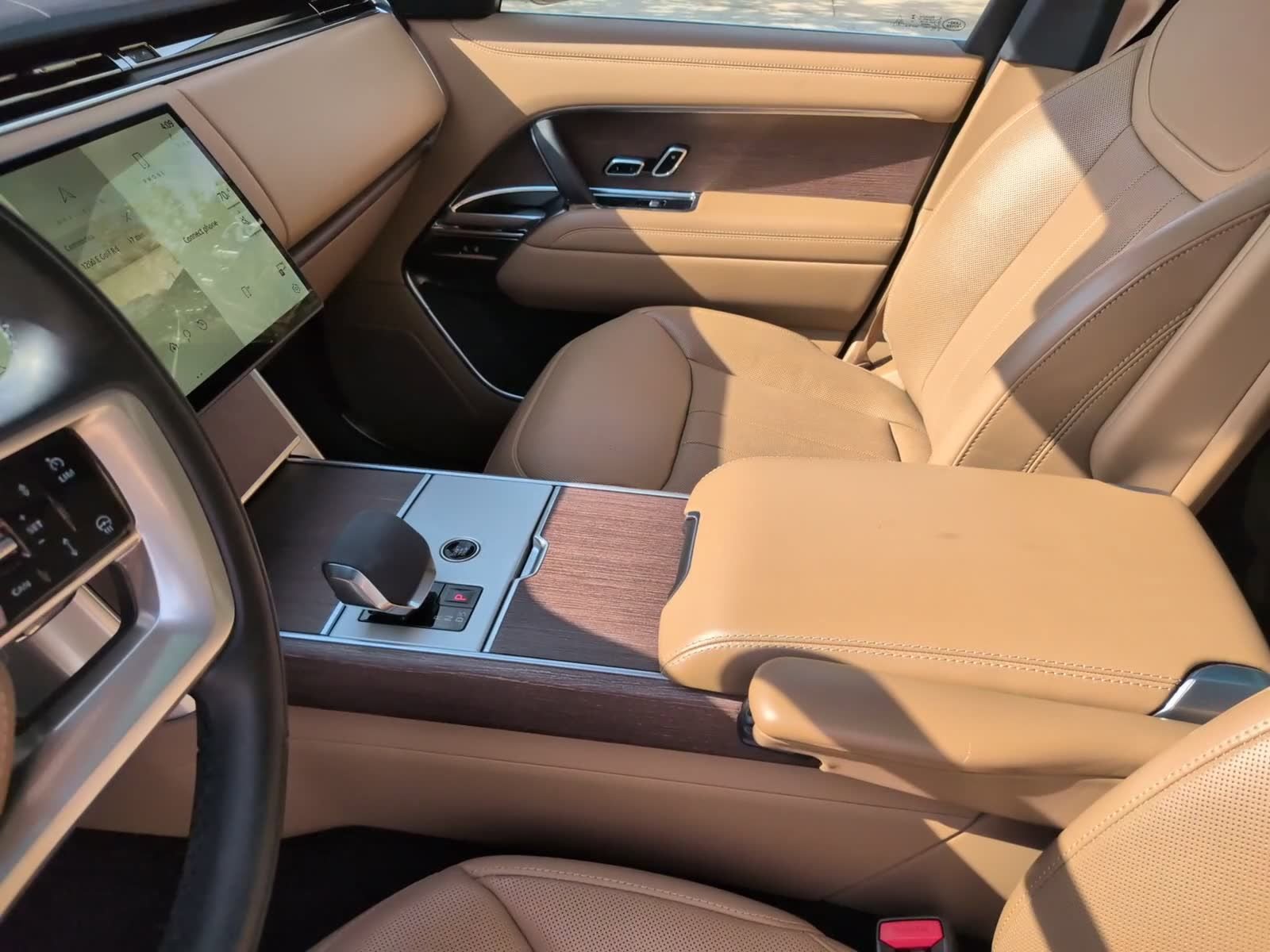 Used 2024 Land Rover Range Rover SE AWD/4WD image 30