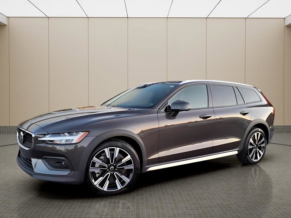Used 2024 Volvo V60 B5 Cross Country Ultimate