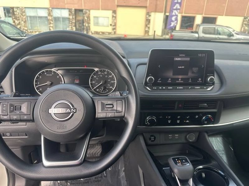 Used 2024 Nissan Rogue S AWD/4WD image 15