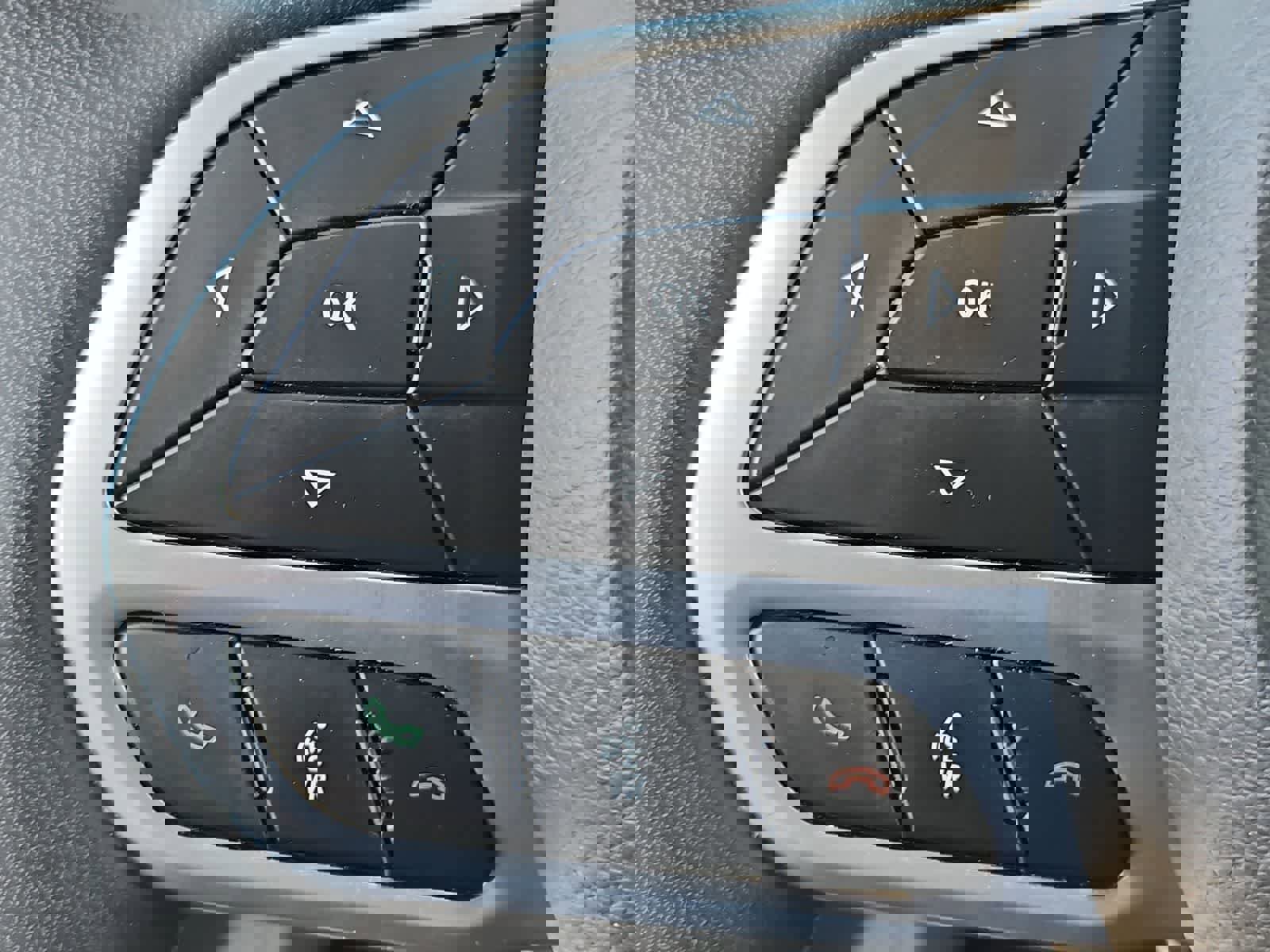 Certified 2023 Chrysler Voyager LX image 24