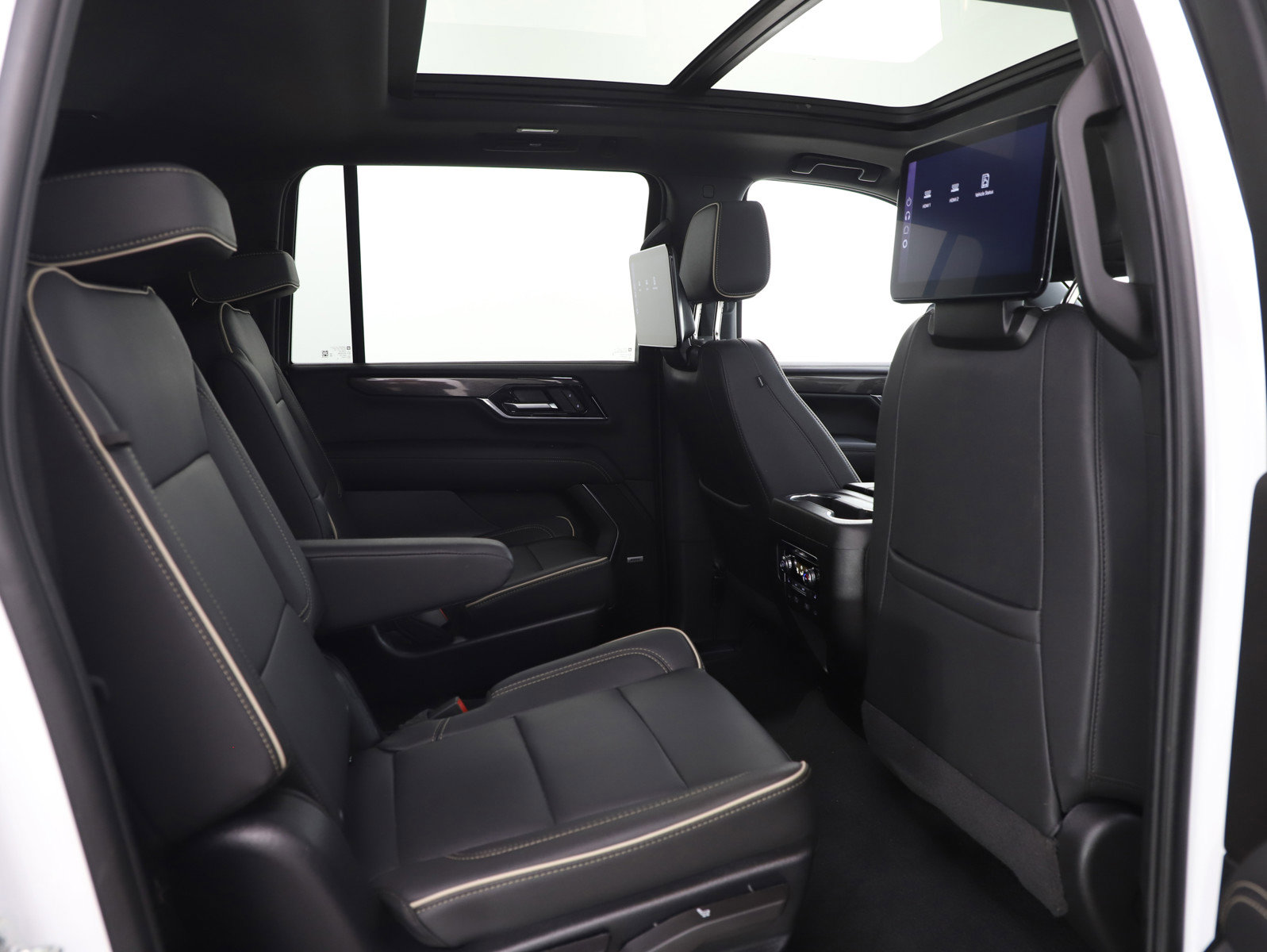 Used 2025 GMC Yukon XL Elevation w/ Elevation Premium Package image 15