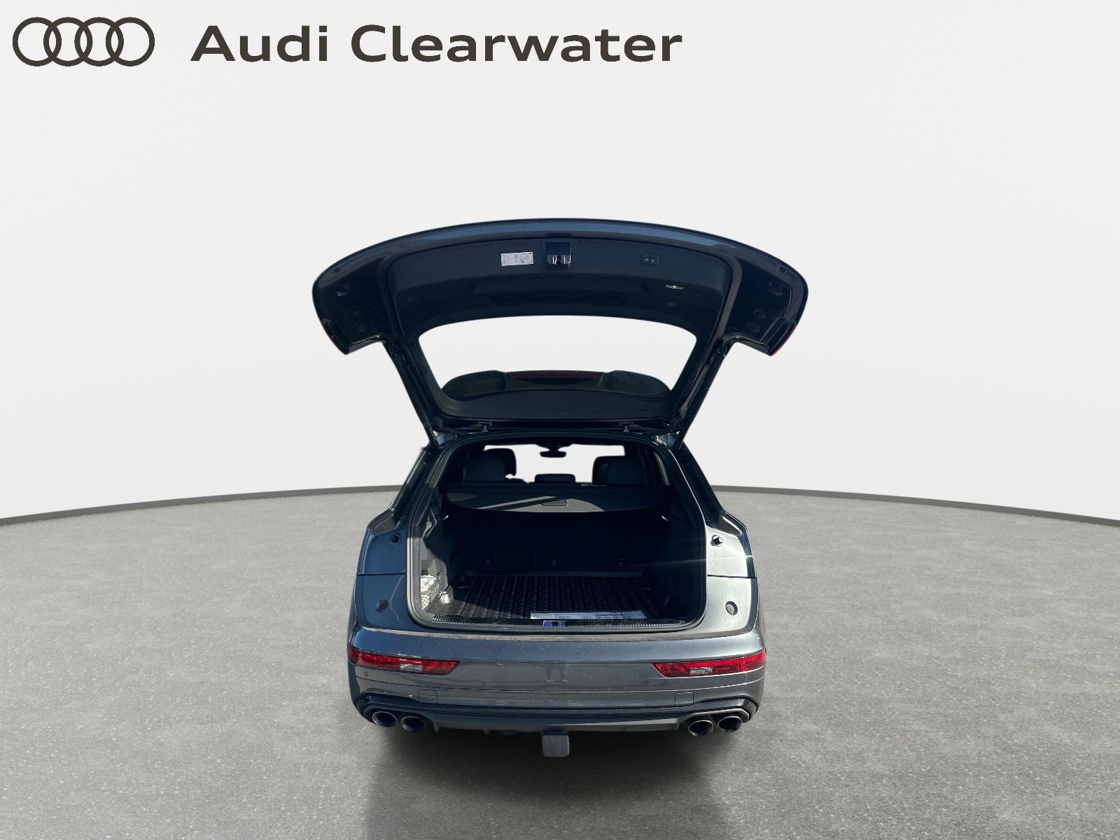 Used 2024 Audi SQ5 Prestige w/ Prestige Package image 6