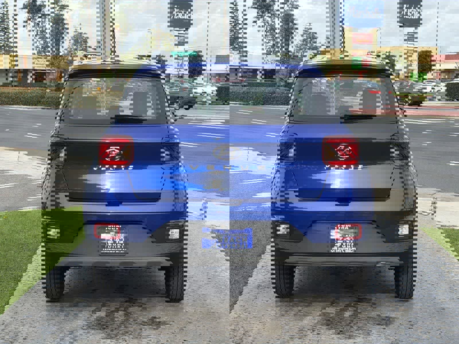 Used 2023 Hyundai Venue SEL w/ Cargo Package image 5