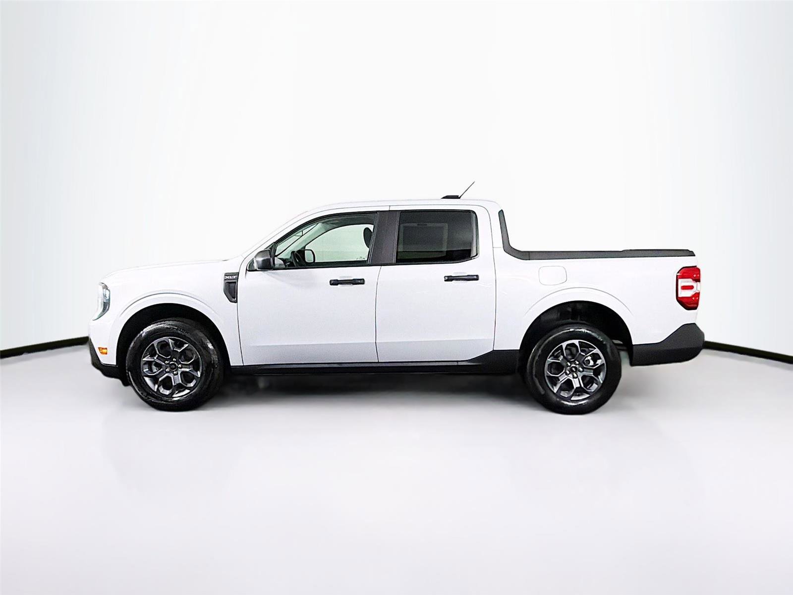 Used 2025 Ford Maverick XLT image 4