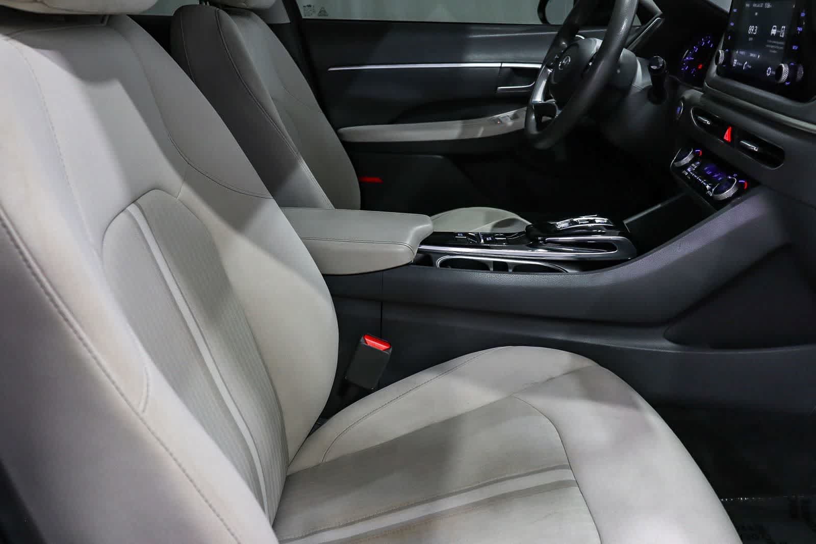 Used 2021 Hyundai Sonata SEL w/ Preferred Accessory Package FWD image 16