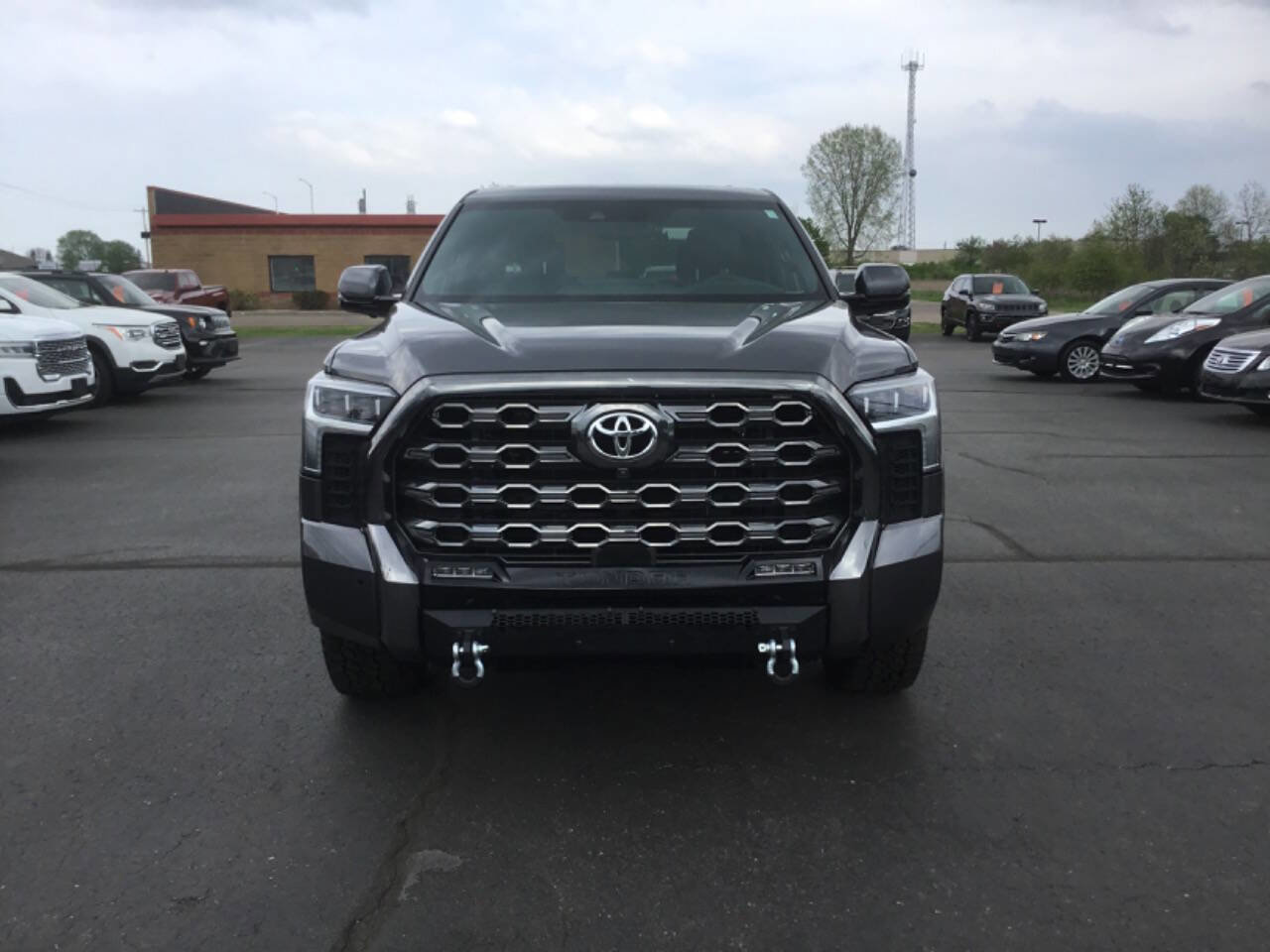 Used 2022 Toyota Tundra Platinum image 2