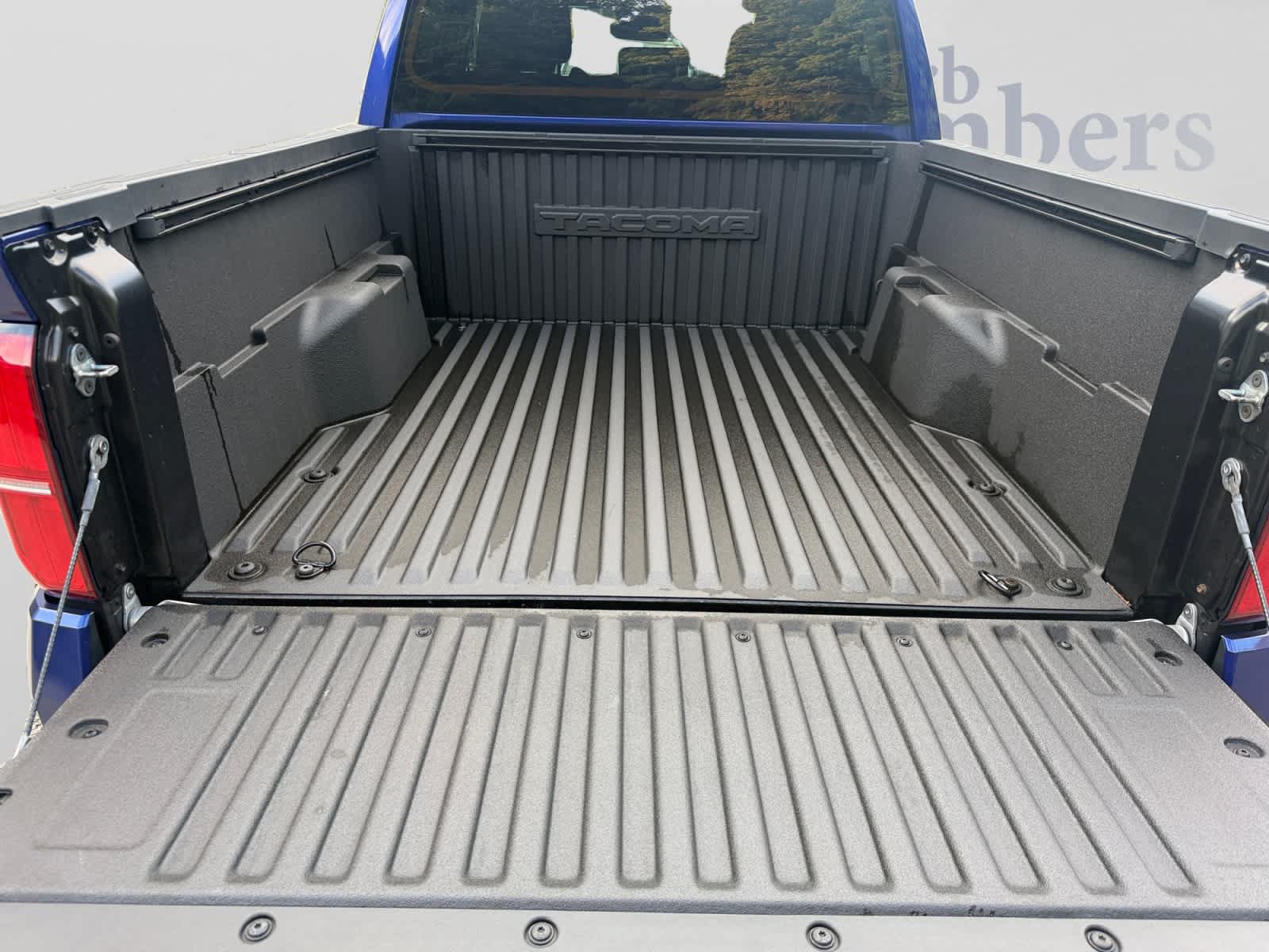 Used 2024 Toyota Tacoma SR5 AWD/4WD image 12