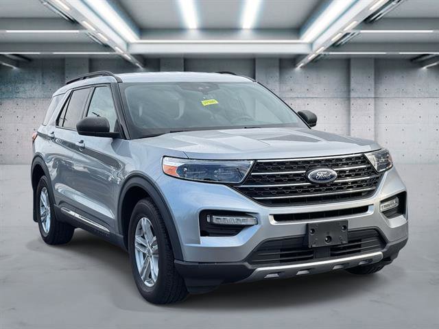 Used 2020 Ford Explorer XLT w/ Equipment Group 202A AWD/4WD image 2