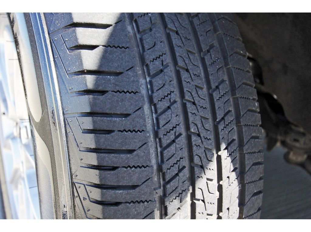 Used 2018 Jeep Grand Cherokee Laredo image 30