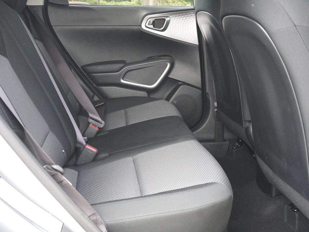 Used 2025 Kia Soul LX w/ LX Technology Package FWD image 29
