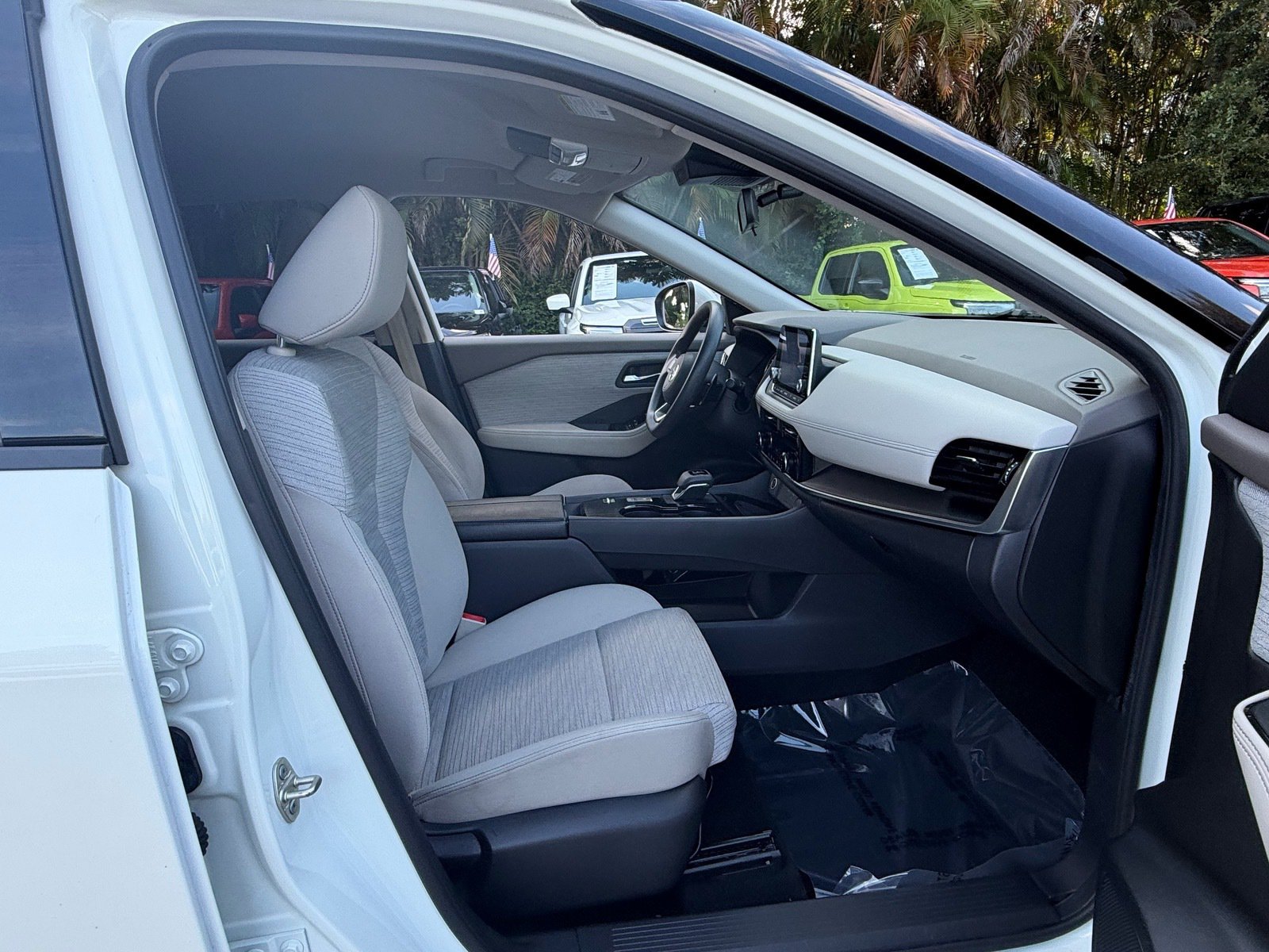 Used 2021 Nissan Rogue SV FWD image 17