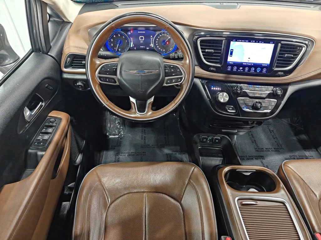 Used 2017 Chrysler Pacifica Limited FWD image 4