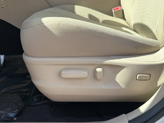 Used 2012 Toyota Venza LE FWD image 21