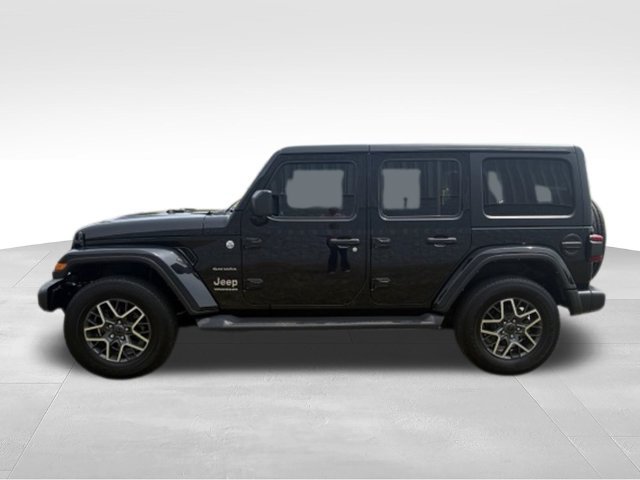 Used 2024 Jeep Wrangler Unlimited Sahara AWD/4WD image 12