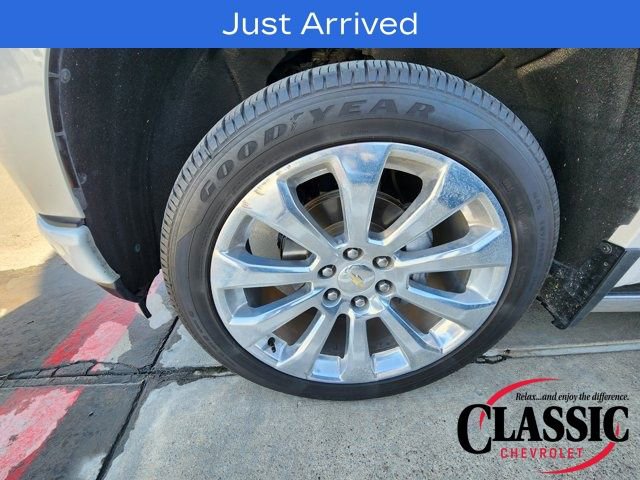 Used 2019 Chevrolet Silverado 1500 High Country w/ Technology Package image 17