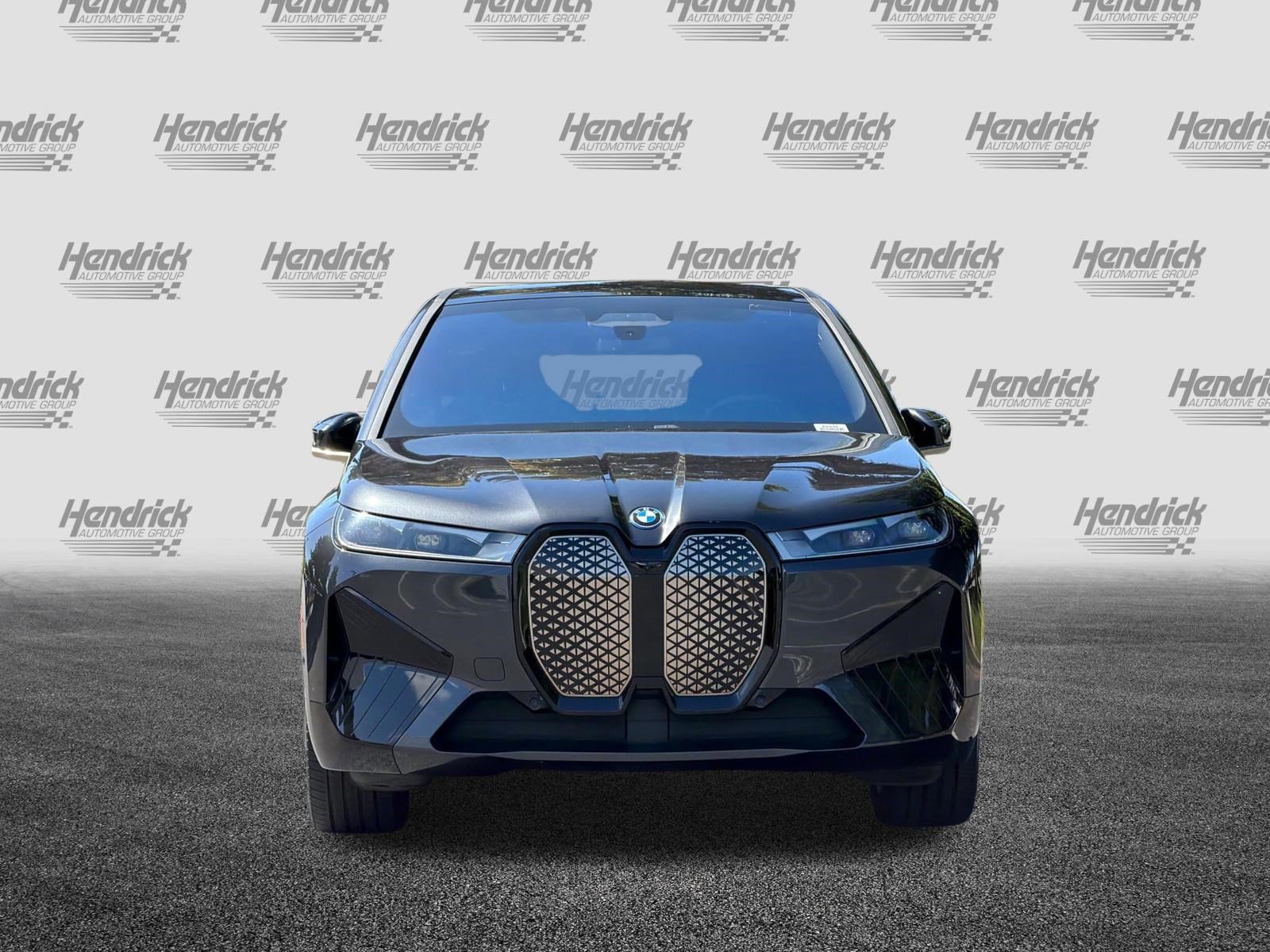 Used 2023 BMW iX xDrive50 w/ Sport Package AWD/4WD image 10