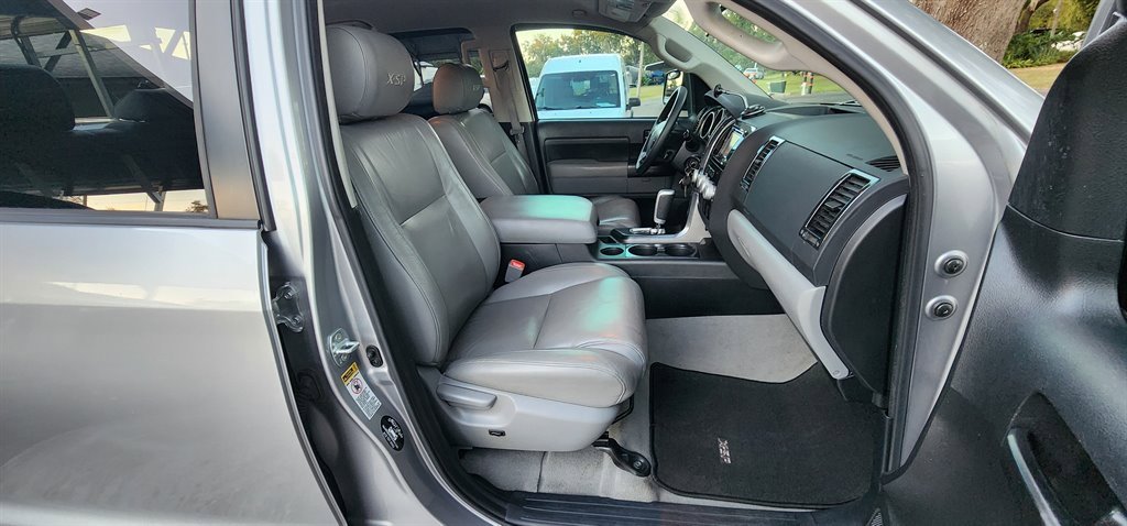 Used 2010 Toyota Tundra 4x4 CrewMax image 24