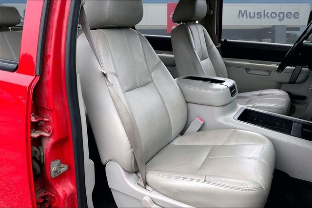 Used 2010 Chevrolet Silverado 2500 LT w/ Interior Plus Package RWD image 27