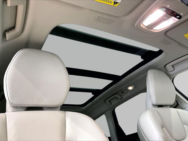 Used 2025 Volvo V90 B6 Cross Country Plus w/ Protection Package Premier AWD/4WD image 17