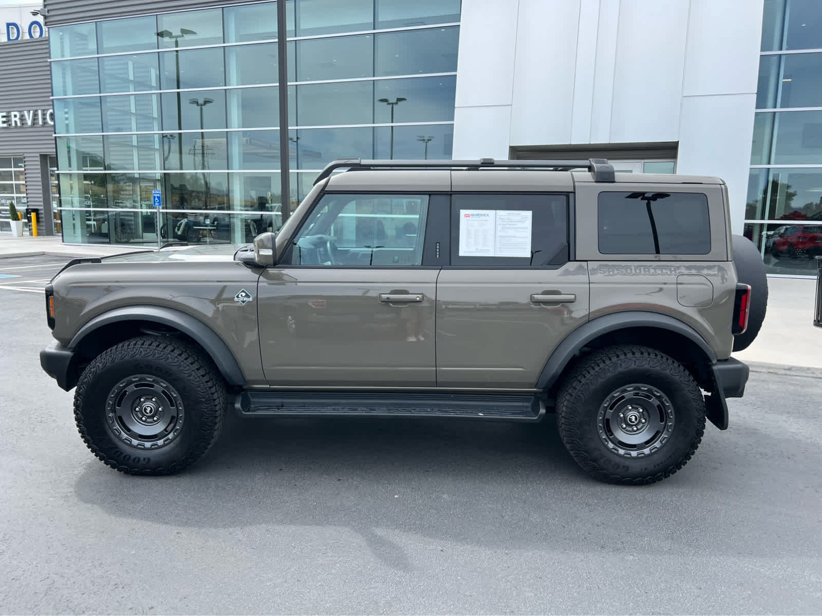 Used 2025 Ford Bronco Outer Banks w/ Sasquatch Package AWD/4WD image 12
