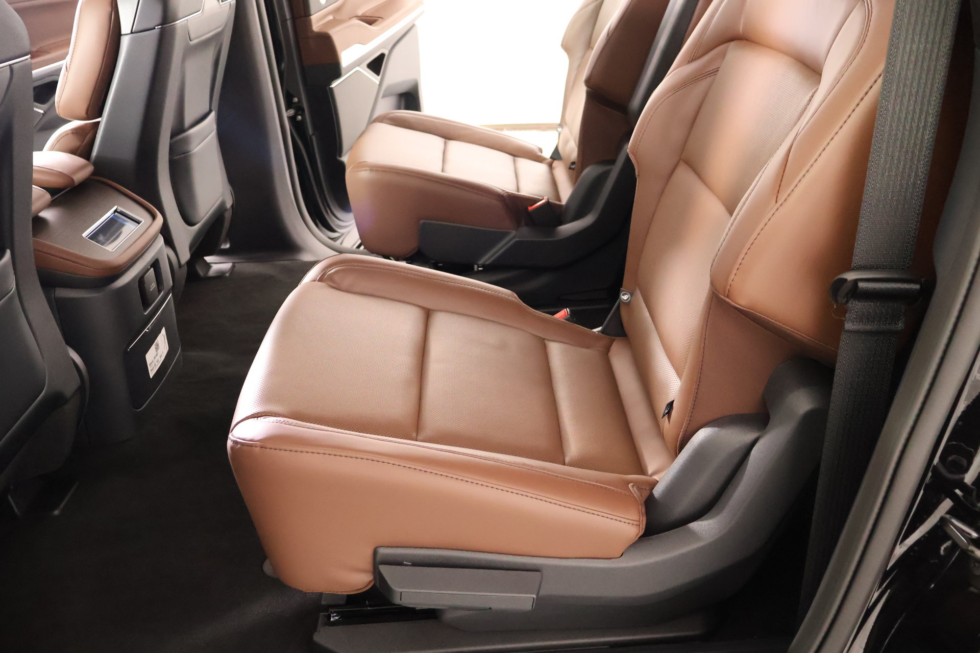 New 2026 Lincoln Navigator L Reserve AWD/4WD image 13
