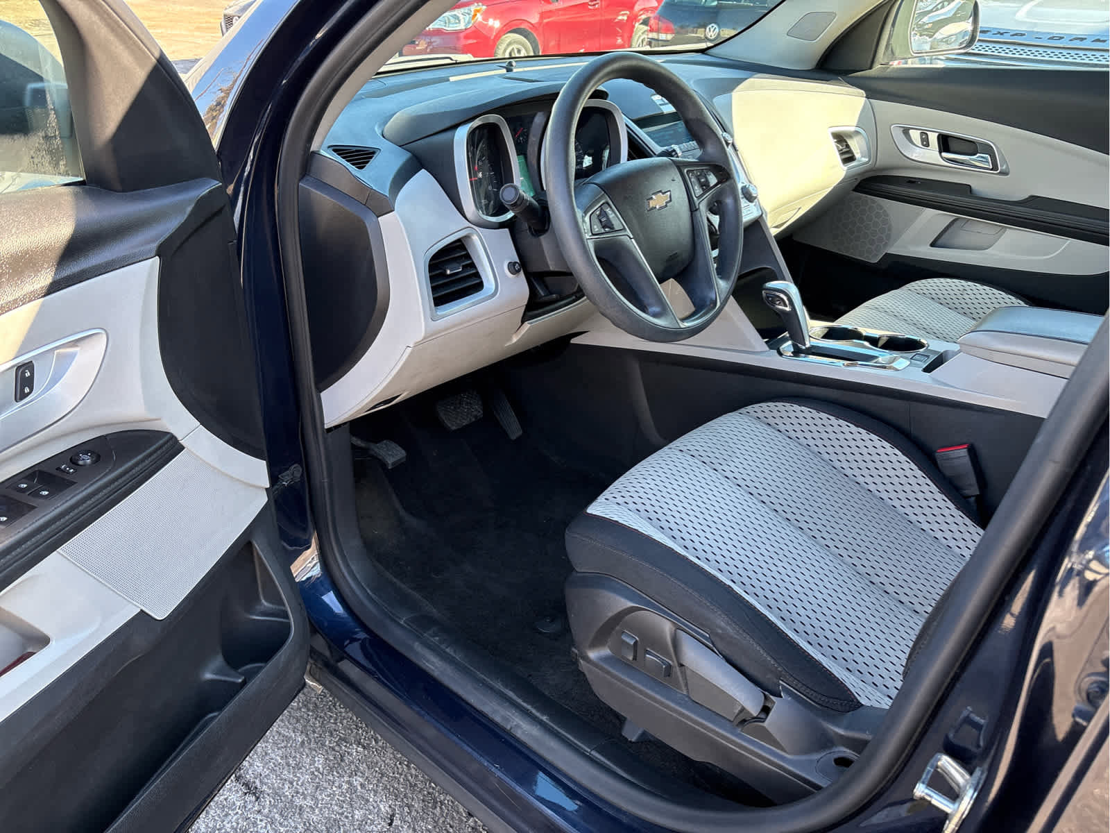 Used 2015 Chevrolet Equinox LS image 14