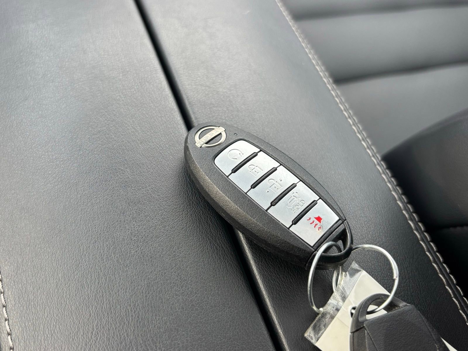 Used 2022 Nissan Rogue SV w/ SV Premium Package image 27