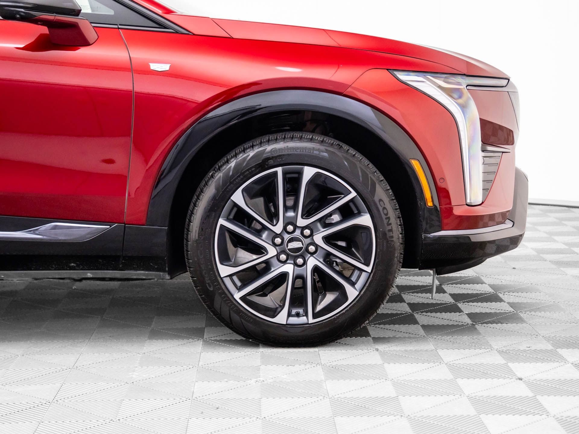 Certified 2025 Cadillac Optiq Sport 2 w/ LPO, Floor Liner Package image 36