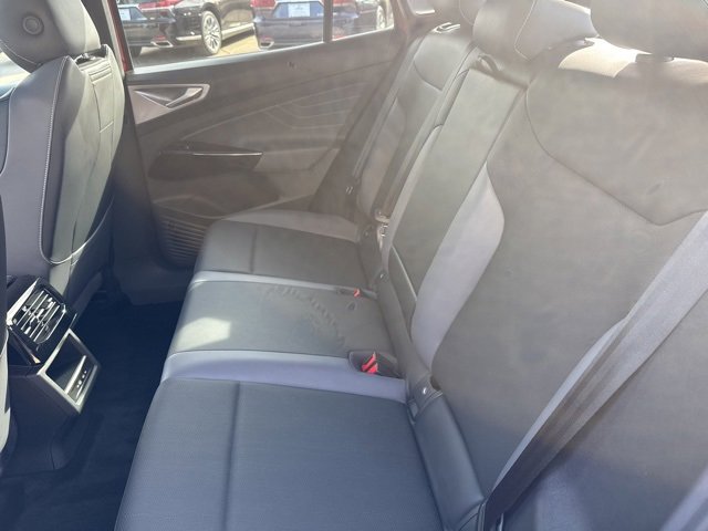 Used 2024 Volkswagen ID.4 S image 33