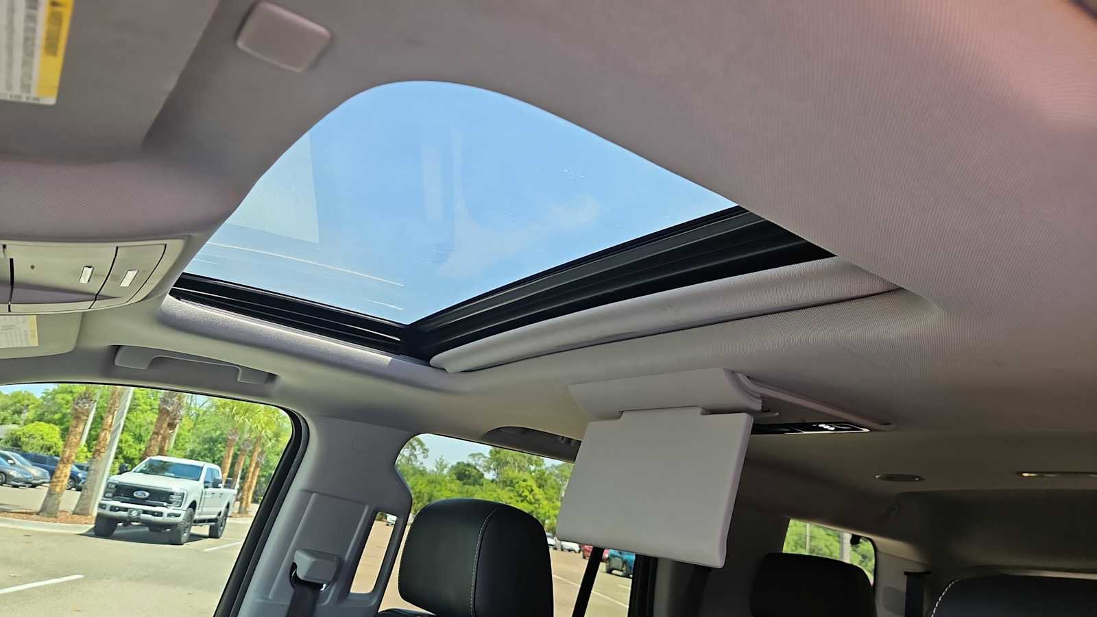Used 2019 GMC Yukon SLT w/ Open Road Package AWD/4WD image 16