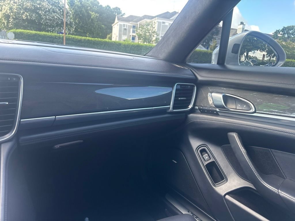 Used 2015 Porsche Panamera AWD/4WD image 38