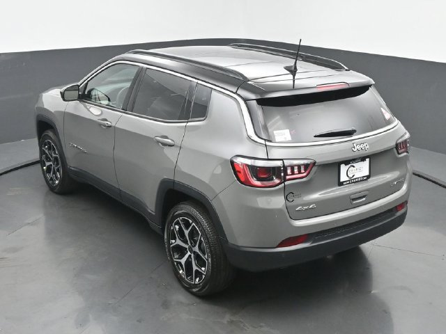 New 2026 Jeep Compass Limited w/ Sun, Sound & Navigation Group AWD/4WD image 39