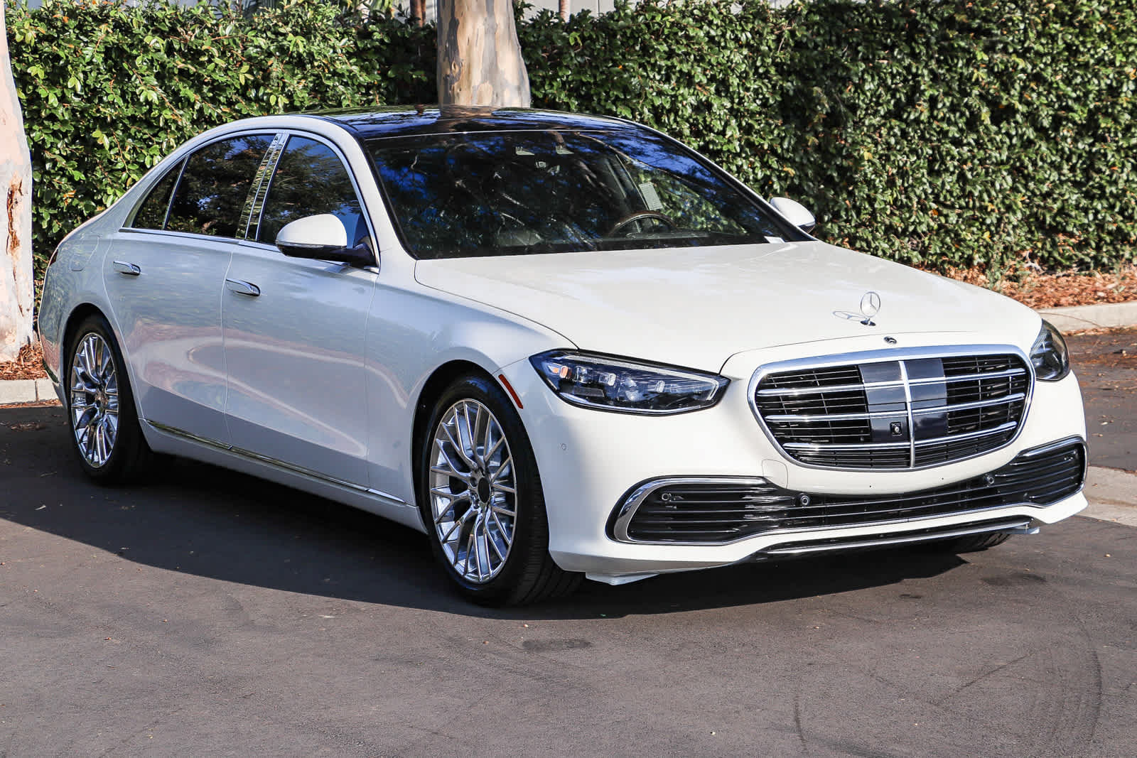 Used 2021 Mercedes-Benz S 580 4MATIC Sedan image 3