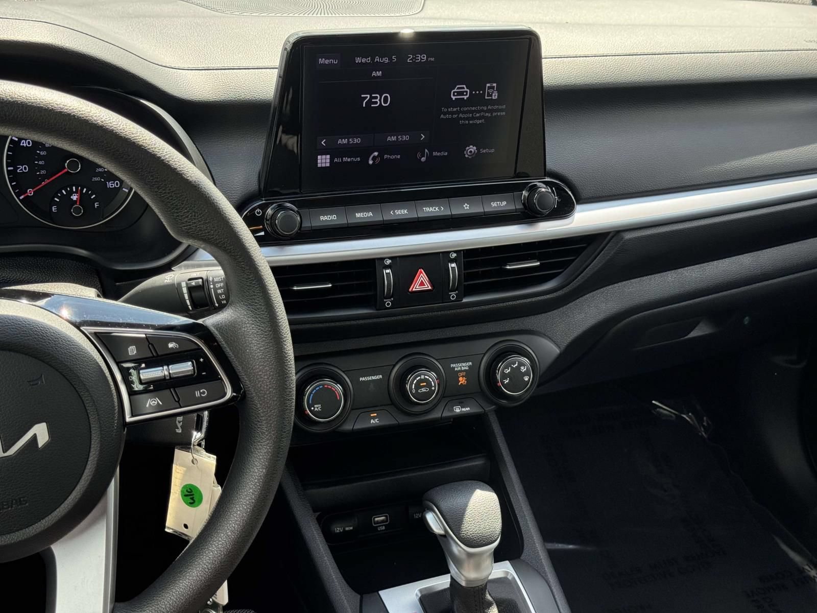 Used 2023 Kia Forte LXS w/ LXS Technology Package FWD image 3