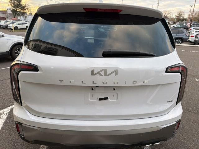 Used 2025 Kia Telluride EX w/ EX Captain's Chair Package image 8