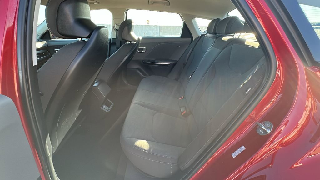 Used 2025 Kia K4 LXS FWD image 32