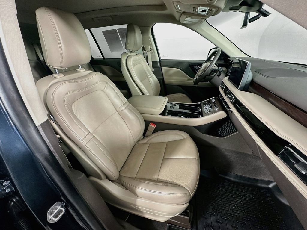 Used 2023 Lincoln Aviator Reserve w/ Elements Package Plus AWD/4WD image 40