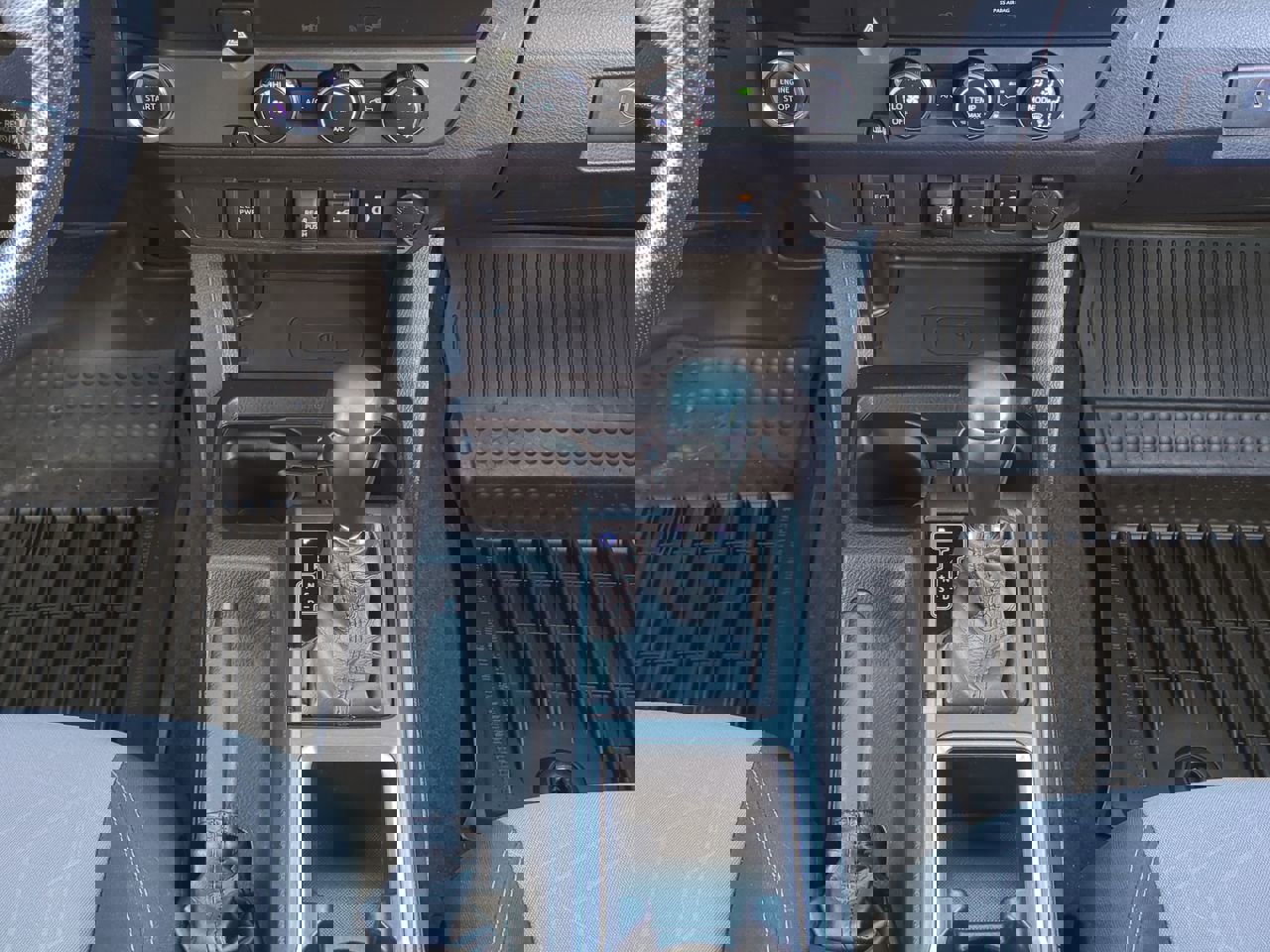 Used 2020 Toyota Tacoma TRD Off-Road image 19