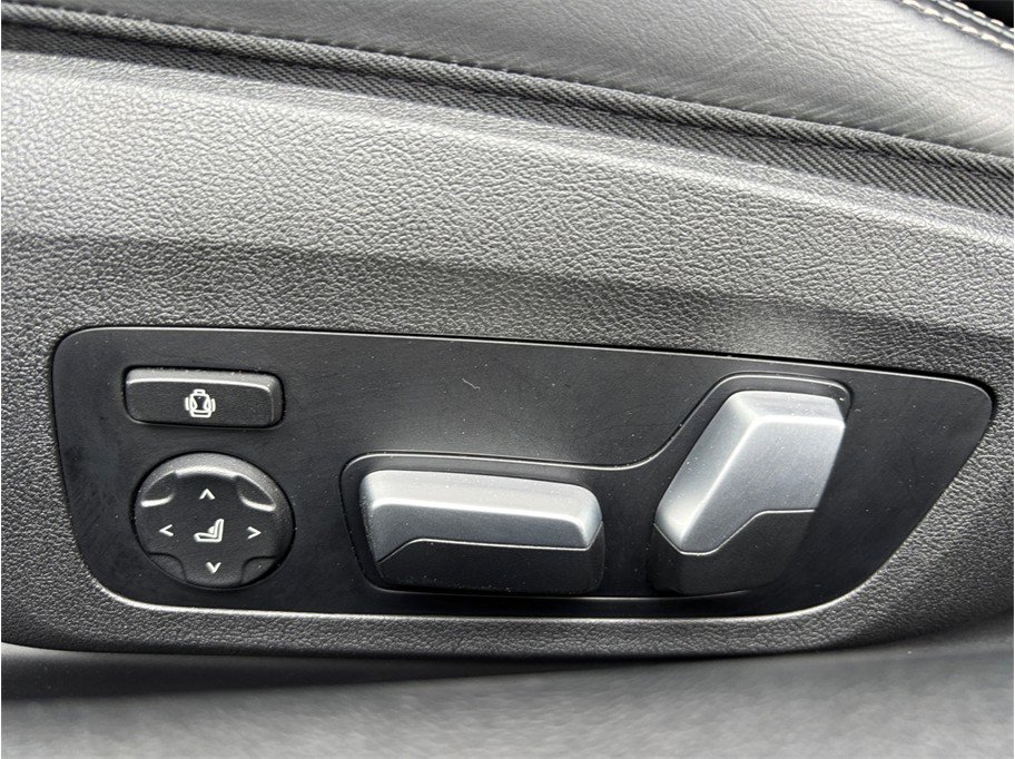 Used 2024 BMW 840i Coupe w/ M Sport Professional Package image 23