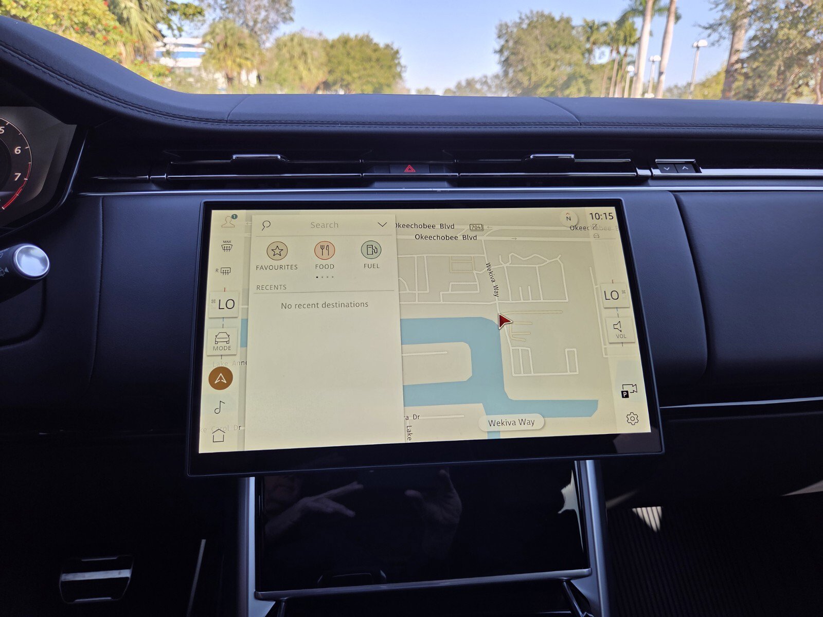 New 2025 Land Rover Range Rover SE image 14