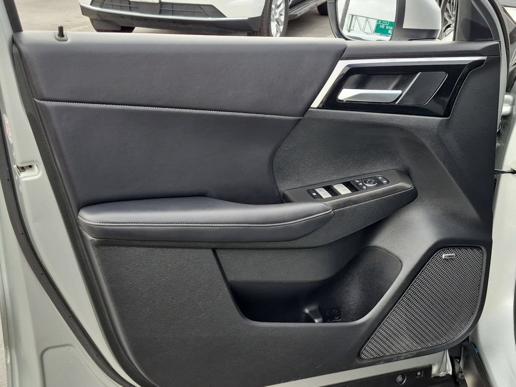Used 2025 Mitsubishi Outlander SE AWD/4WD image 11