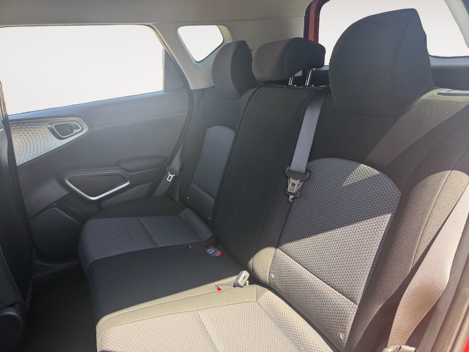Used 2025 Kia Soul LX FWD image 13