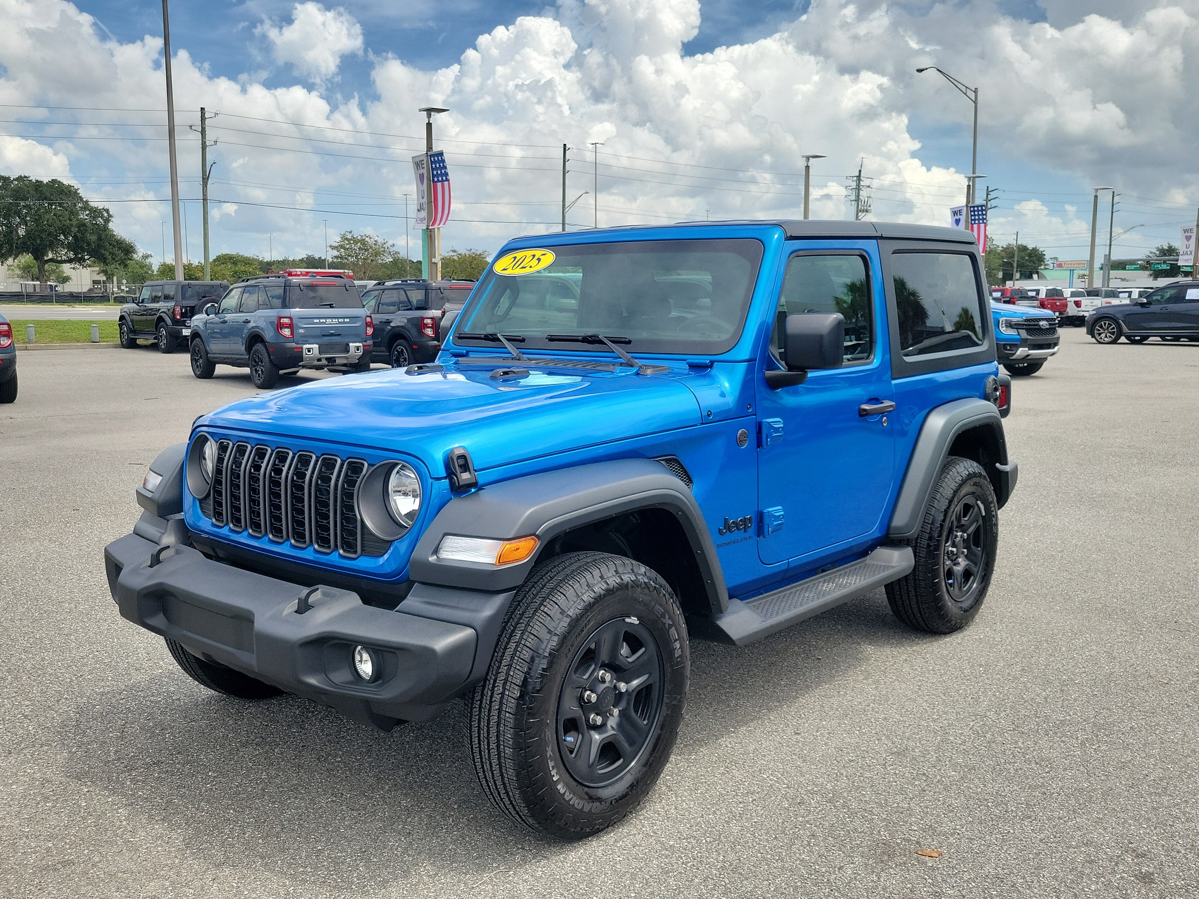 Used 2025 Jeep Wrangler Sport AWD/4WD image 1