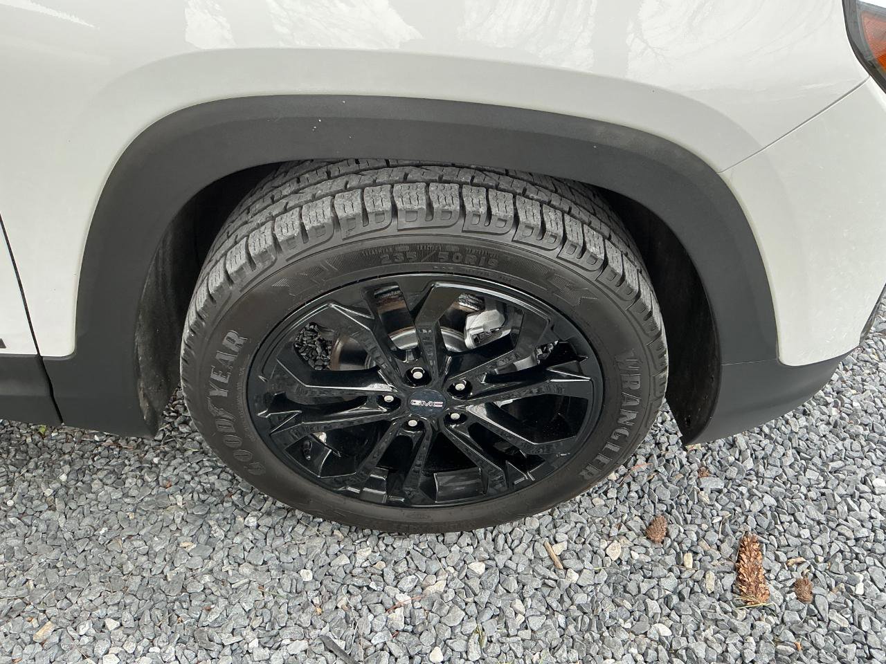Used 2020 GMC Terrain SLE w/ Driver Convenience Package FWD image 23