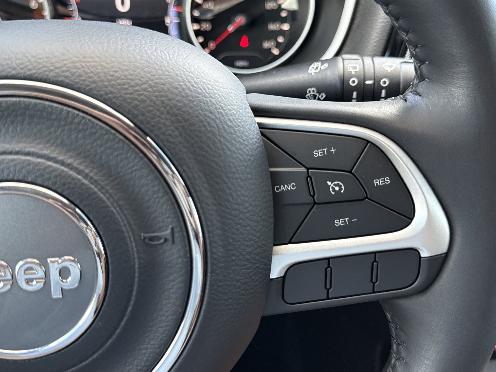 Used 2019 Jeep Compass Latitude FWD image 21
