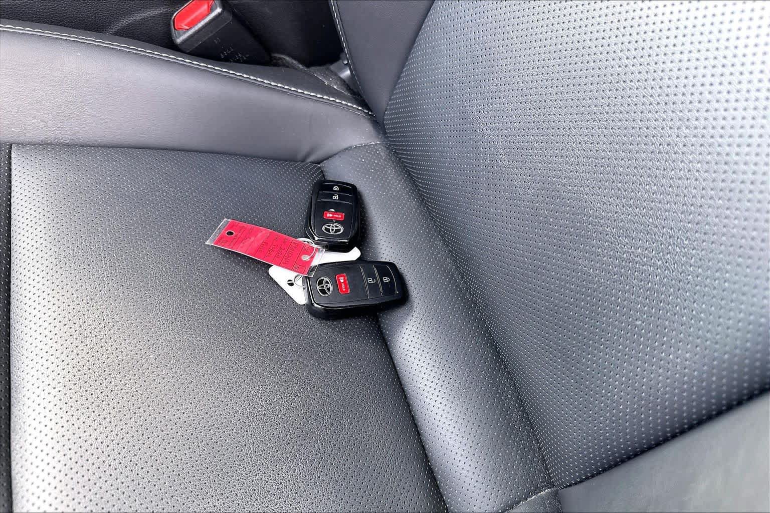 Certified 2024 Toyota Prius XLE FWD image 14