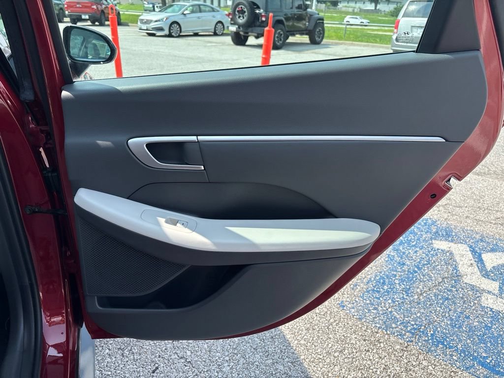 Used 2025 Hyundai Sonata SEL FWD image 44