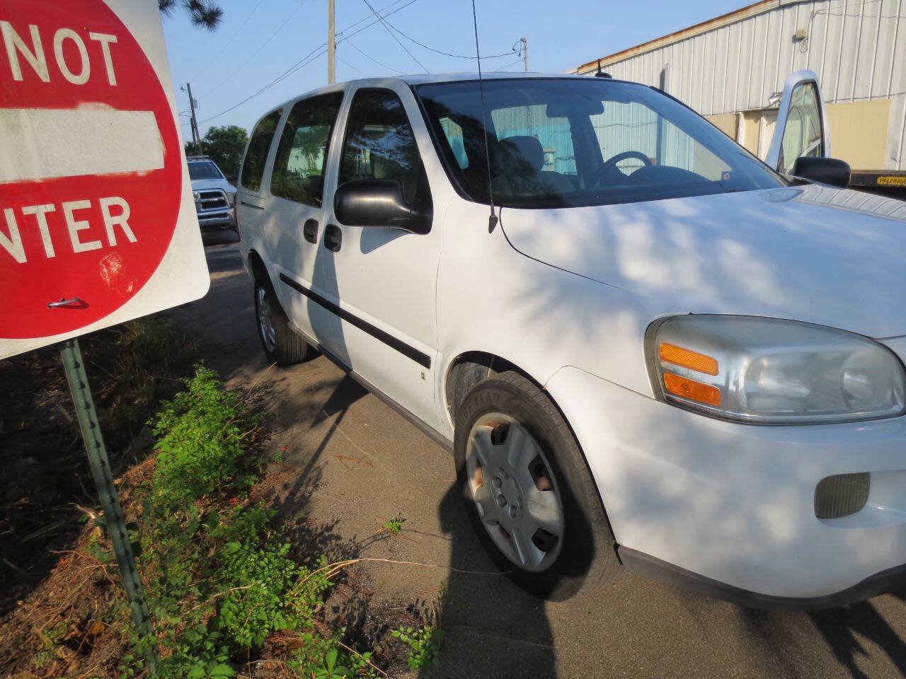 Used 2008 Chevrolet Uplander FWD image 2