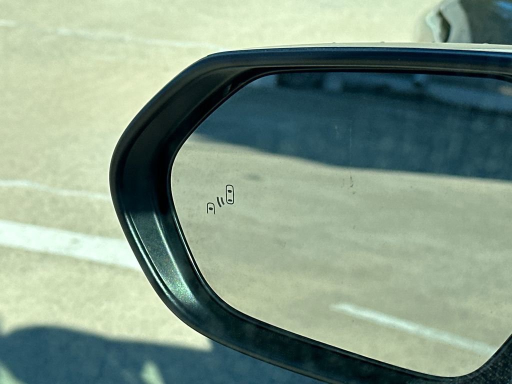 Used 2025 Toyota Camry SE image 16